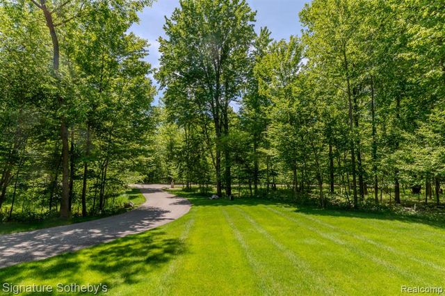 3479 E Shady Ridge Lane, Midland, MI 48642