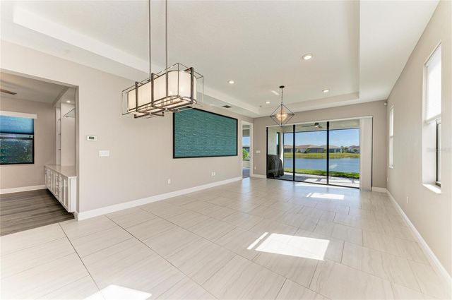 5111 BARNETT CIRCLE, Bradenton, FL 34211