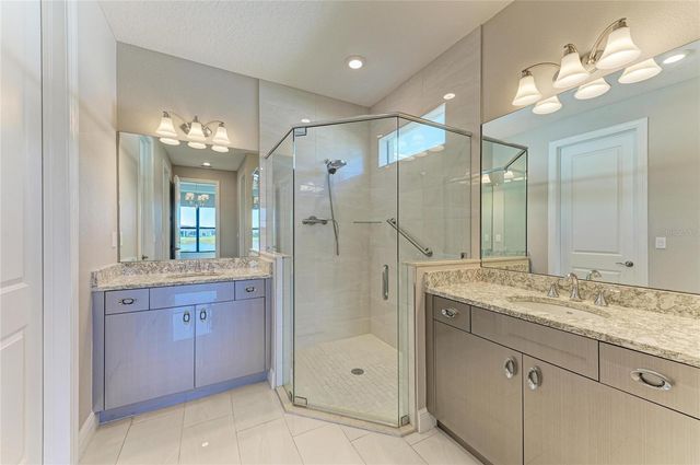 5111 BARNETT CIRCLE, Bradenton, FL 34211