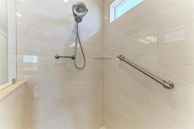 5111 BARNETT CIRCLE, Bradenton, FL 34211