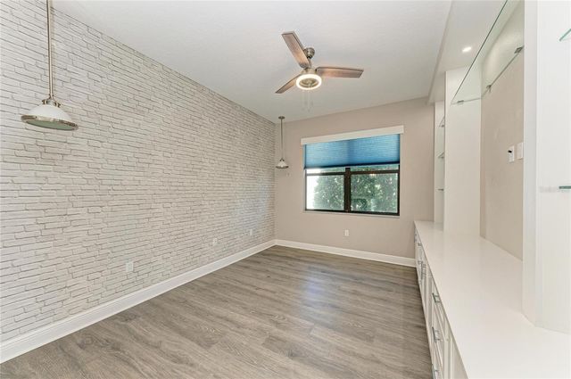 5111 BARNETT CIRCLE, Bradenton, FL 34211