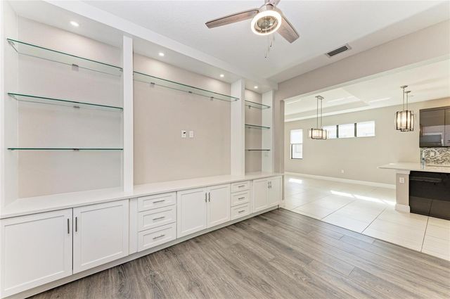 5111 BARNETT CIRCLE, Bradenton, FL 34211