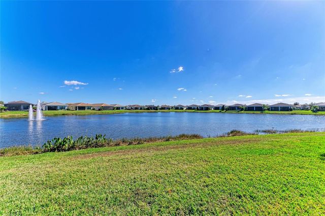 5111 BARNETT CIRCLE, Bradenton, FL 34211