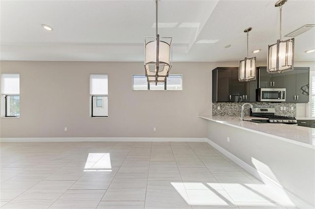 5111 BARNETT CIRCLE, Bradenton, FL 34211