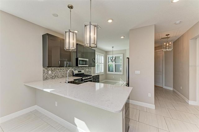 5111 BARNETT CIRCLE, Bradenton, FL 34211