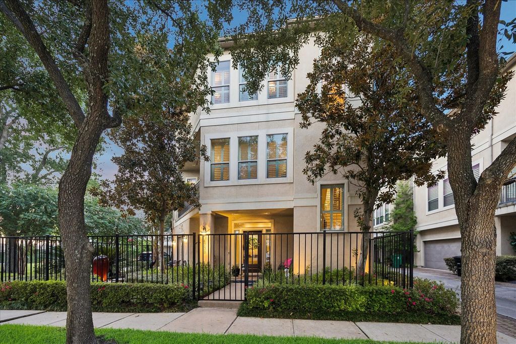 4738 Banning Drive, Houston, TX 77027