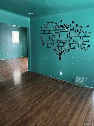 13053 Maiden Street, Detroit, MI 48213
