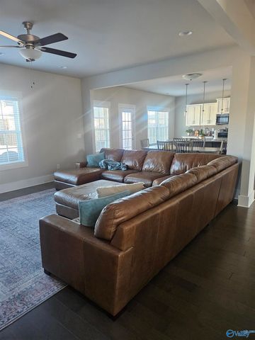 3210 Mcclellan Way SE, Decatur, AL 35603