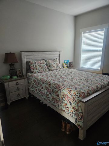 3210 Mcclellan Way SE, Decatur, AL 35603