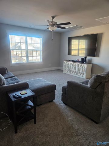 3210 Mcclellan Way SE, Decatur, AL 35603