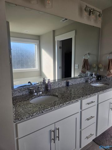 3210 Mcclellan Way SE, Decatur, AL 35603