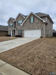 3210 Mcclellan Way SE, Decatur, AL 35603