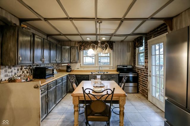 6178 N Main Street, Willow Branch, IN 46186
