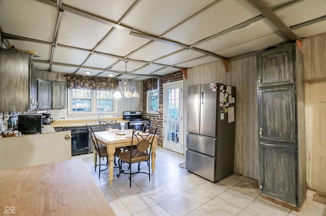 6178 N Main Street, Willow Branch, IN 46186