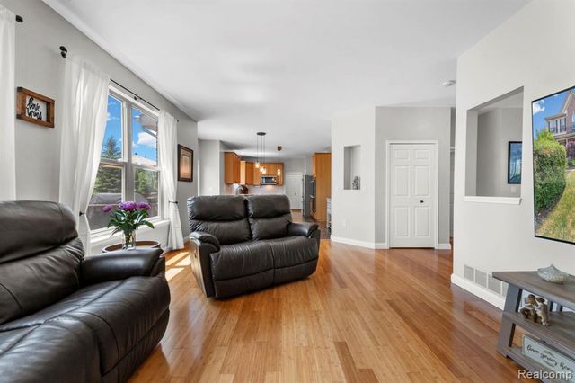 981 Coventry Court, Oxford, MI 48371