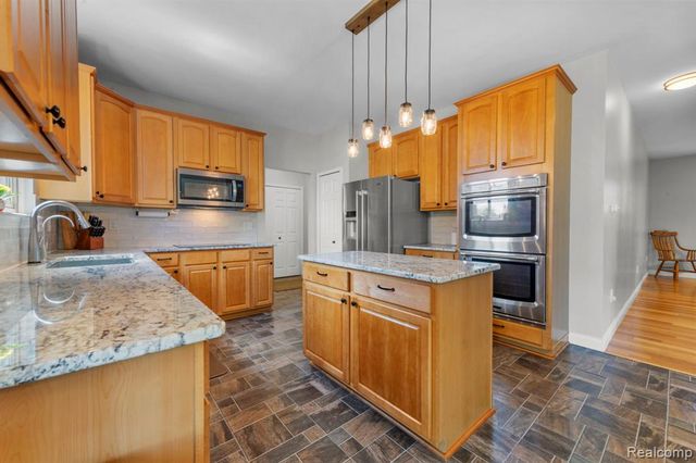981 Coventry Court, Oxford, MI 48371