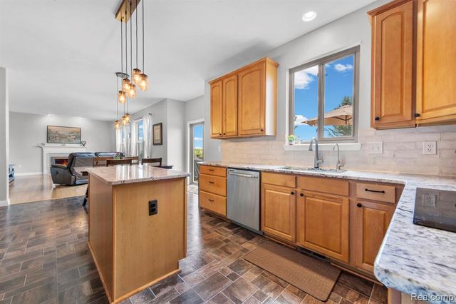 981 Coventry Court, Oxford, MI 48371