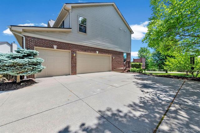 981 Coventry Court, Oxford, MI 48371