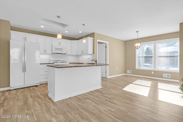 25 Stollman Street, Bayville, NJ 08721