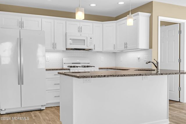 25 Stollman Street, Bayville, NJ 08721