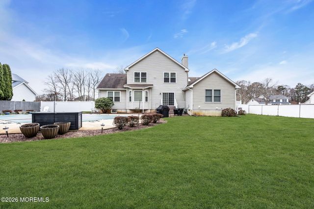 25 Stollman Street, Bayville, NJ 08721