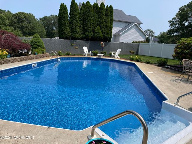 25 Stollman Street, Bayville, NJ 08721