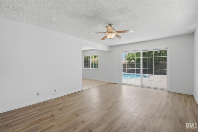 1005 McGregor Avenue, Bakersfield, CA 93308