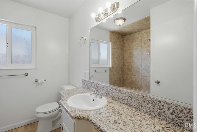 1005 McGregor Avenue, Bakersfield, CA 93308