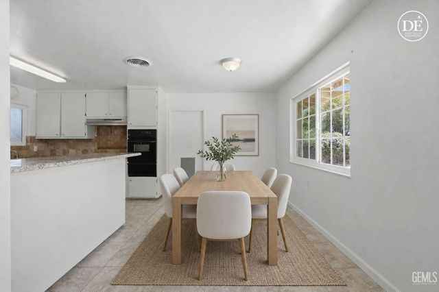 1005 McGregor Avenue, Bakersfield, CA 93308
