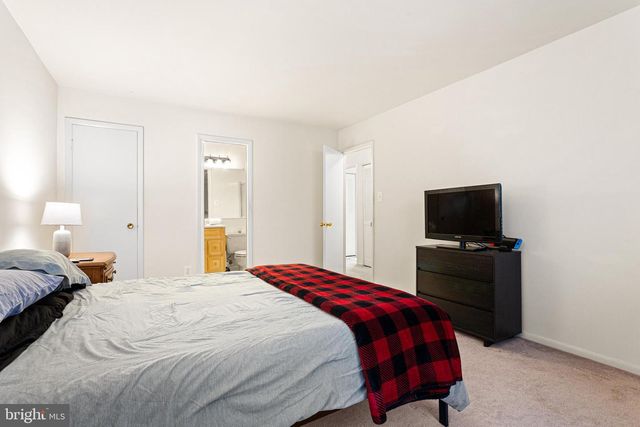 2147 HARBOUR DR, Palmyra, NJ 08065