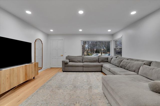 9317 Olcott Avenue, Morton Grove, IL 60053