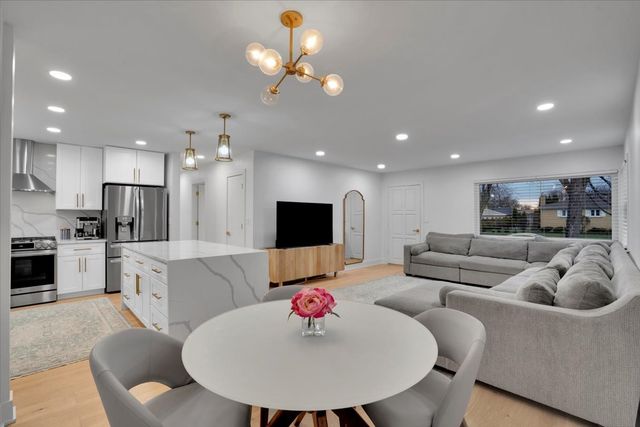 9317 Olcott Avenue, Morton Grove, IL 60053