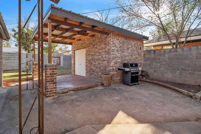 803 W 14th St, Big Spring, TX 79720