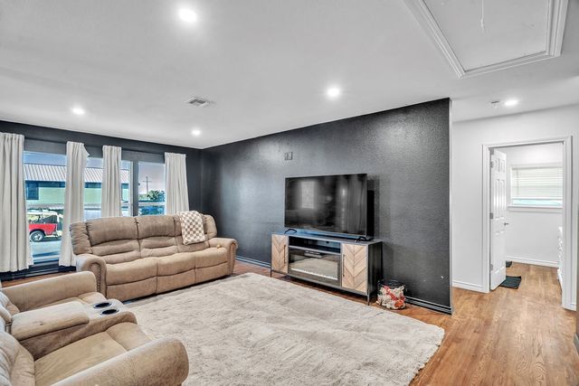 803 W 14th St, Big Spring, TX 79720