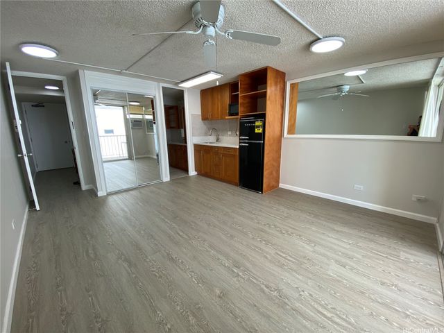 440 Lewers Street 403, Honolulu, HI 96815
