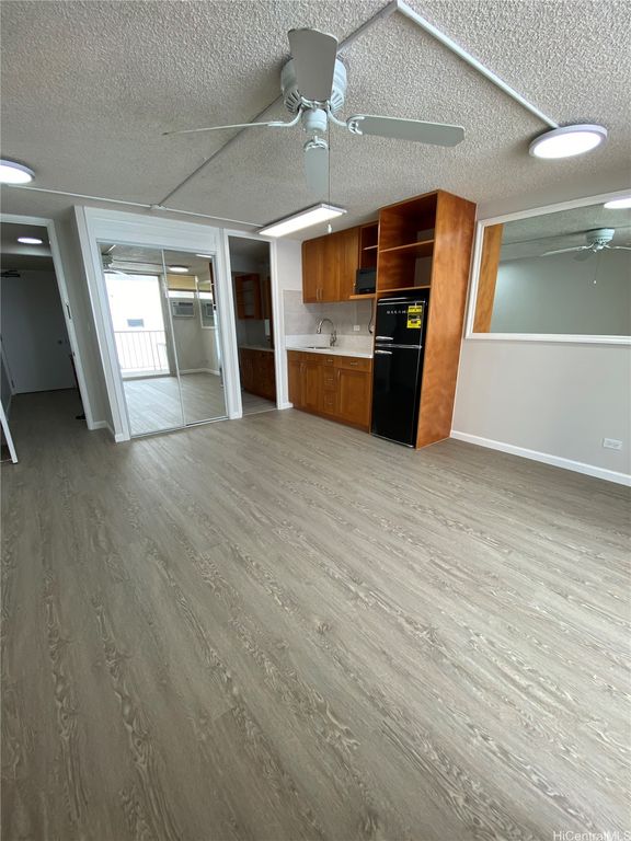 440 Lewers Street 403, Honolulu, HI 96815