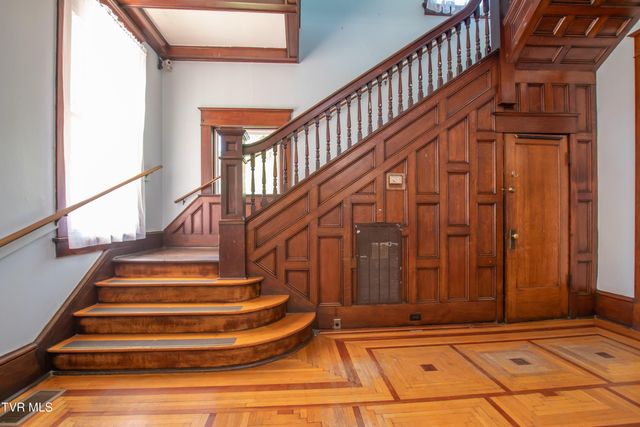 200 Solar Street Street, Bristol, VA 24201