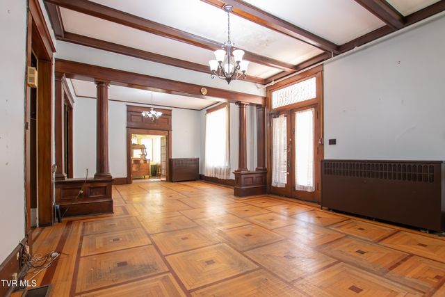 200 Solar Street Street, Bristol, VA 24201