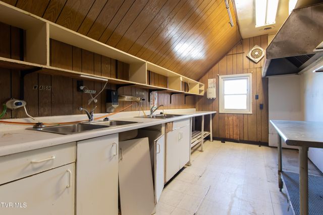 200 Solar Street Street, Bristol, VA 24201