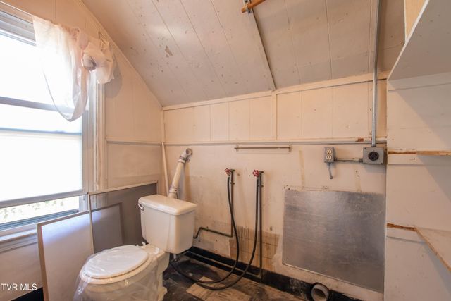 200 Solar Street Street, Bristol, VA 24201