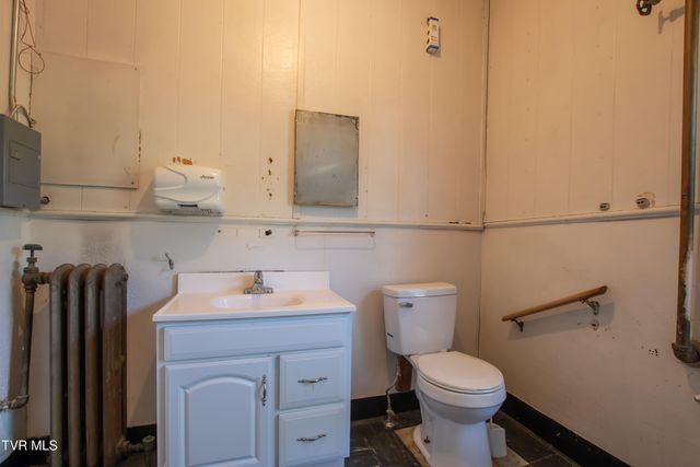 200 Solar Street Street, Bristol, VA 24201