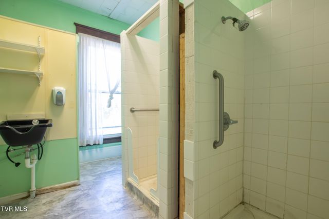 200 Solar Street Street, Bristol, VA 24201