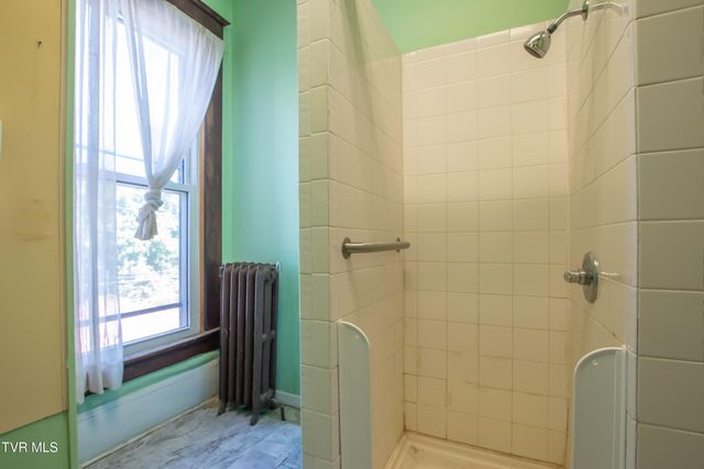 200 Solar Street Street, Bristol, VA 24201