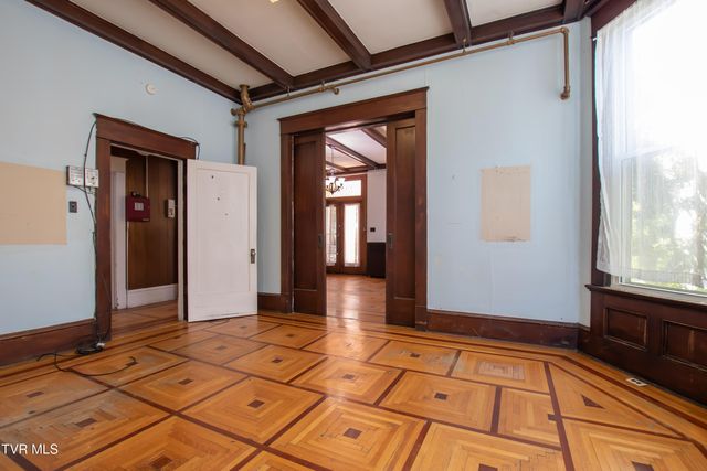 200 Solar Street Street, Bristol, VA 24201