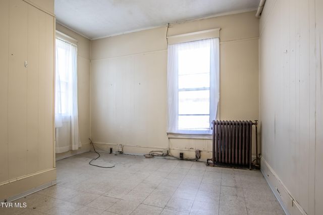 200 Solar Street Street, Bristol, VA 24201