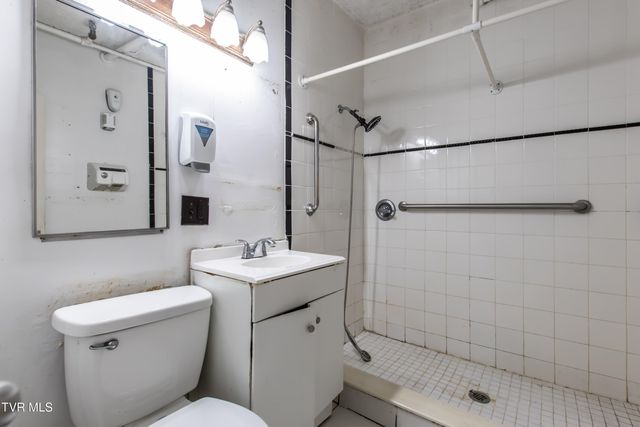 200 Solar Street Street, Bristol, VA 24201