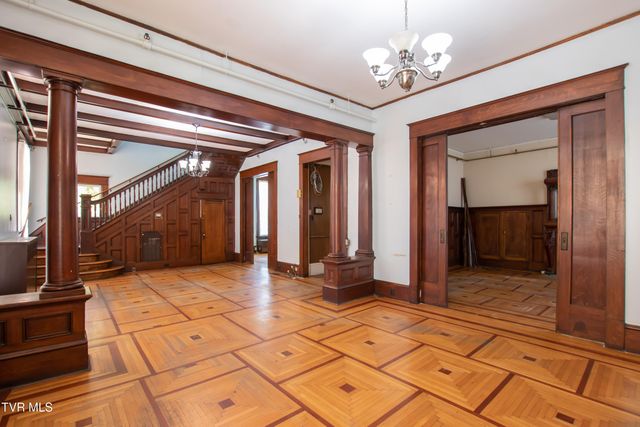 200 Solar Street Street, Bristol, VA 24201