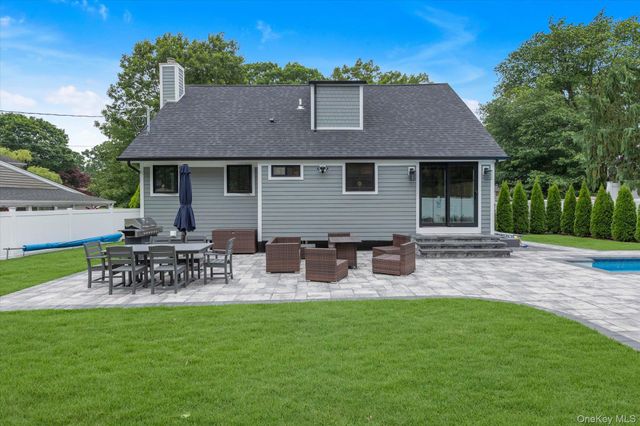 31 Apple Lane, Commack, NY 11725