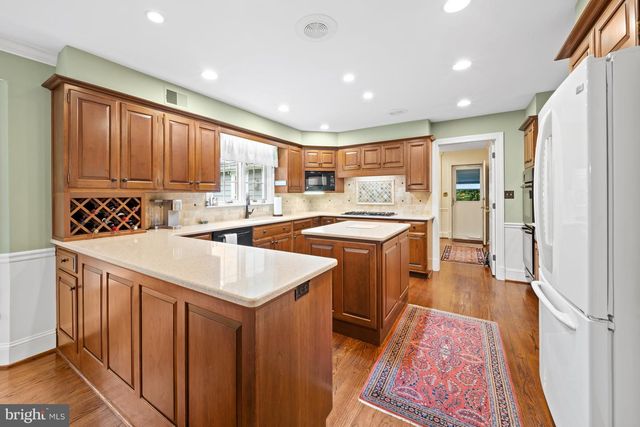 102 HAYWOOD RD, Greenville, DE 19807