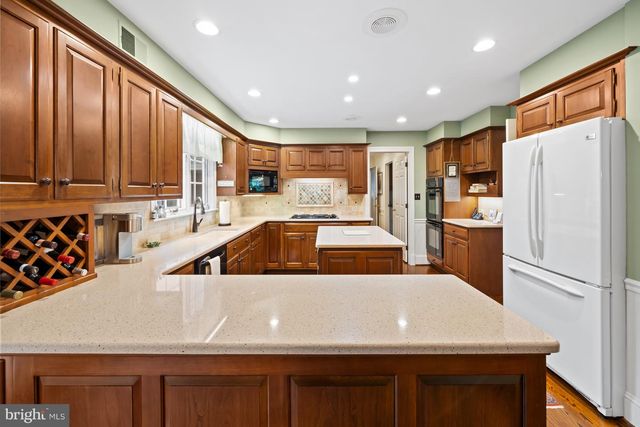 102 HAYWOOD RD, Greenville, DE 19807